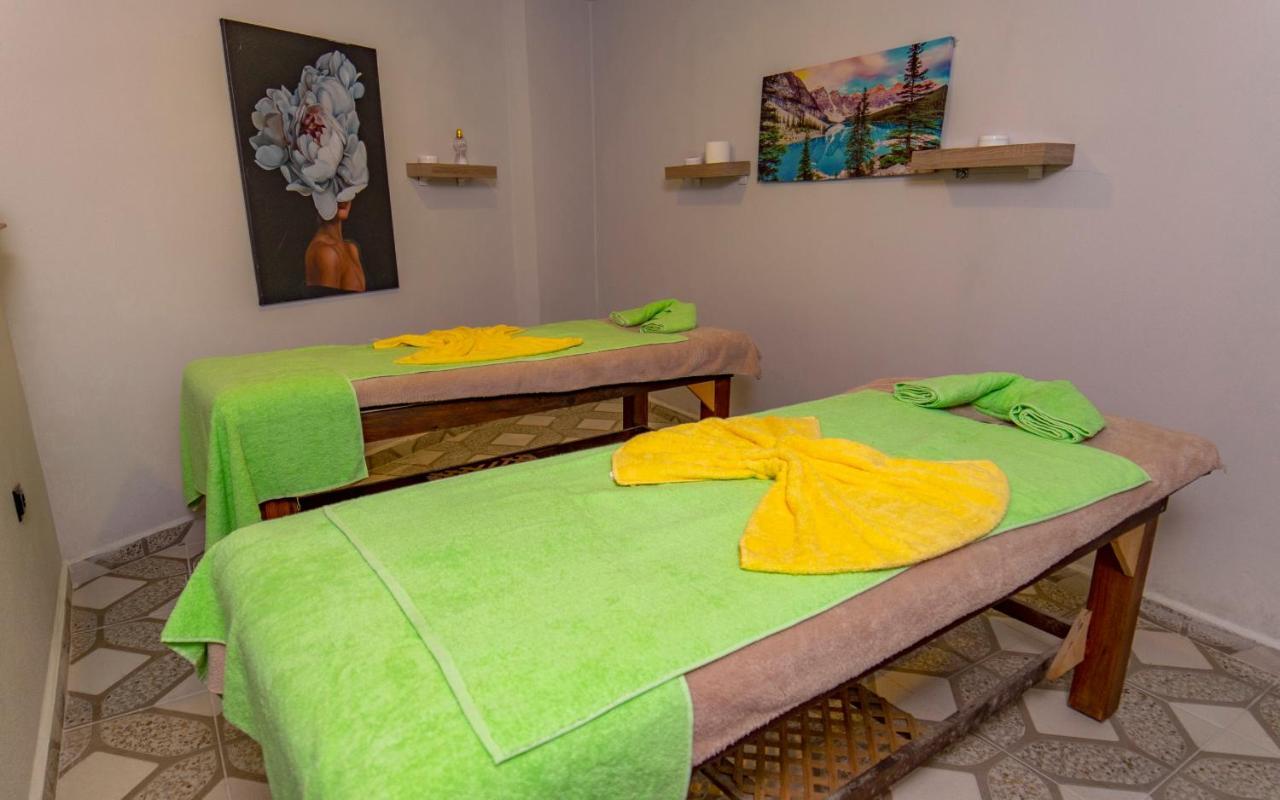 Relax Hotell 4*